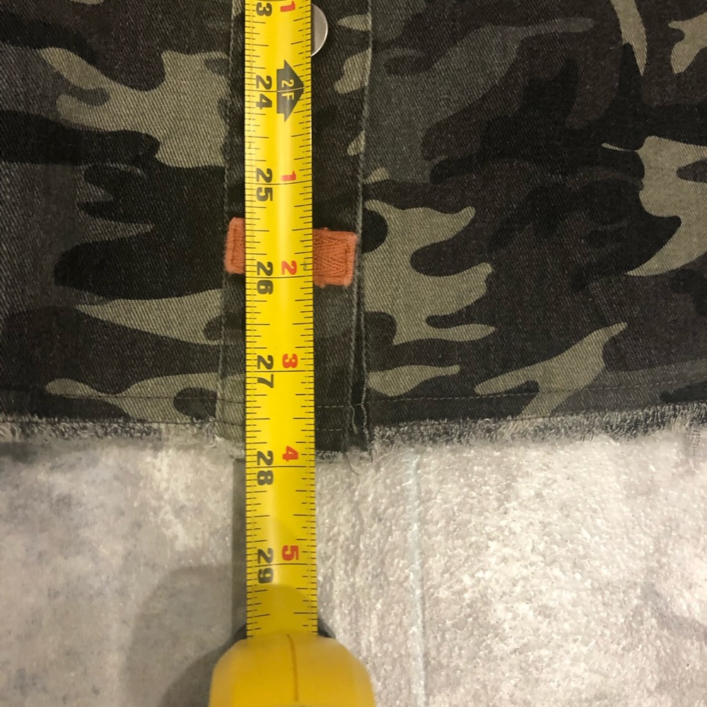 🎊HP🎉1 Left🎊Camouflage Peplum Trucker Jacket For Women-Measurements in Pics✨ - Picture 12 of 16